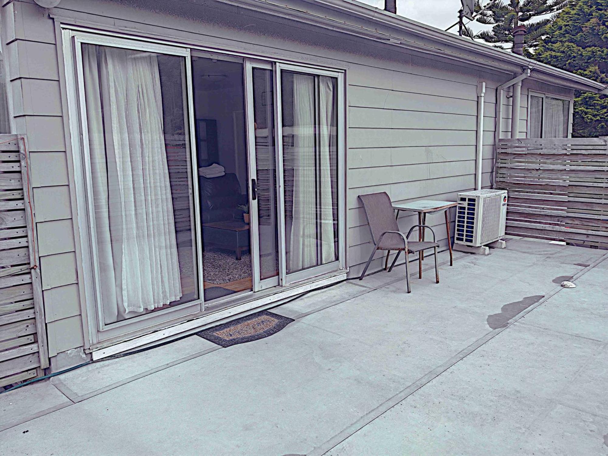 Newlands Court Motel Wellington Exterior photo